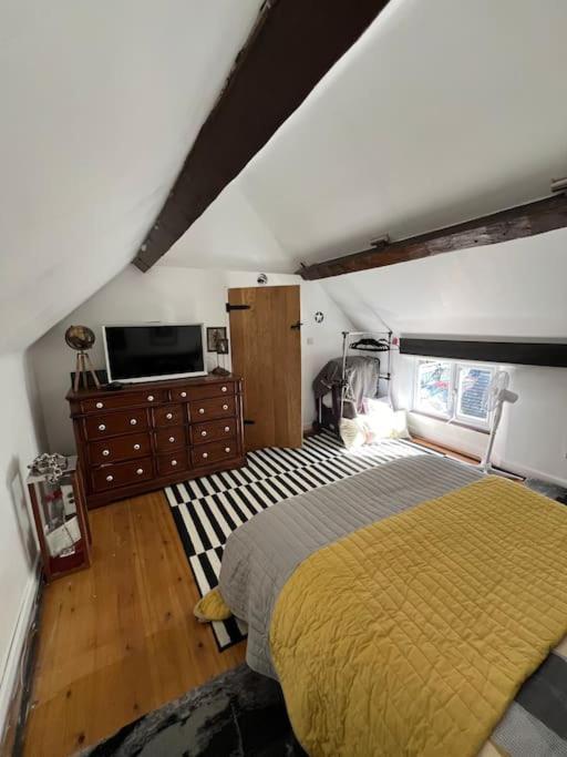 The Hanging Gate Coach House 텔퍼드 외부 사진